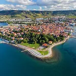 Degrassi Boutique Garni 4*