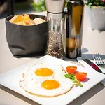 Degrassi Boutique Garni Izola