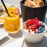 Degrassi Boutique Garni Hotel 4*