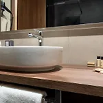 Degrassi Boutique Garni 4*