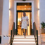 Degrassi Boutique Garni 4*