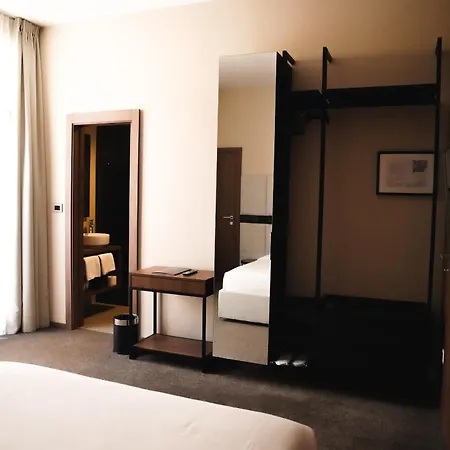 Hotel Degrassi Boutique Garni 4*