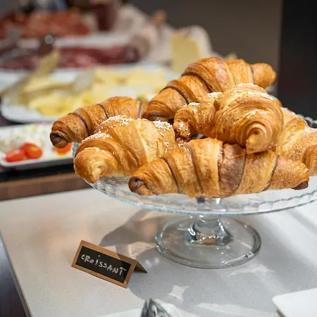 Degrassi Boutique Garni Hotel