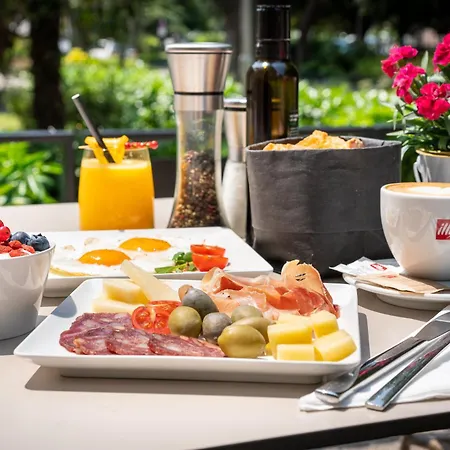 Hotel Degrassi Boutique Garni Izola