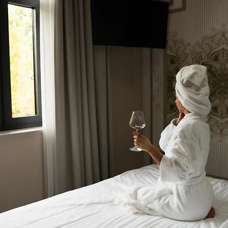 Degrassi Boutique Garni Hotel 4*