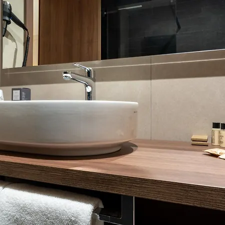 Degrassi Boutique Garni 4*