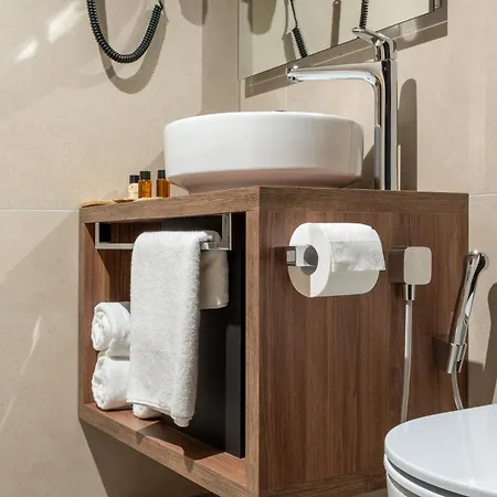 Degrassi Boutique Garni Hotel