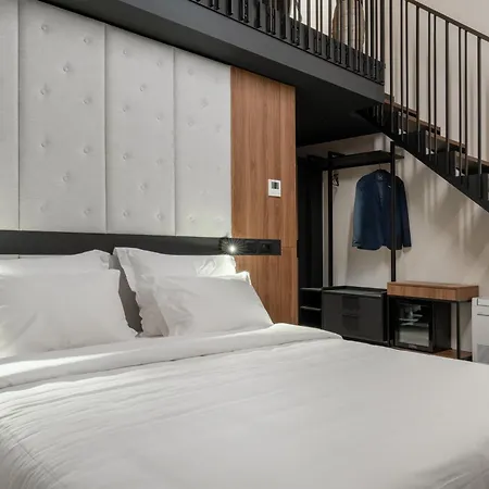 Degrassi Boutique Garni 4*