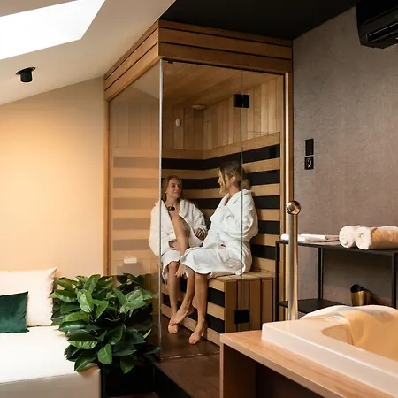 Hotel Degrassi Boutique Garni 4*