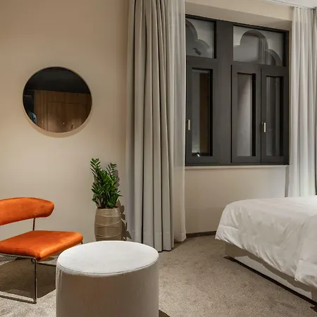 Degrassi Boutique Garni