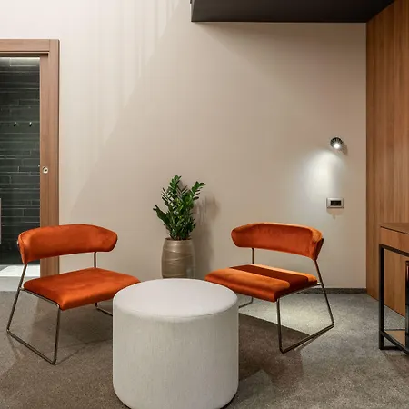 Degrassi Boutique Garni 4*