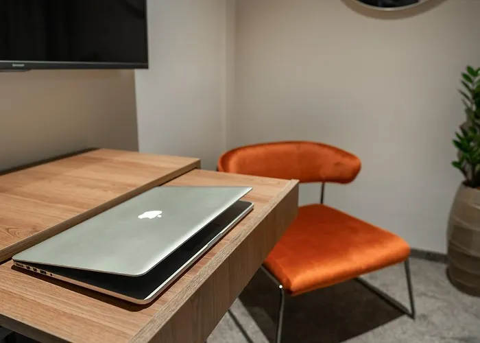 Degrassi Boutique Garni