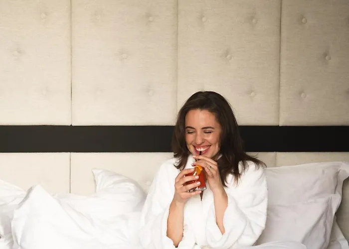 מלון Degrassi Boutique Garni 4*