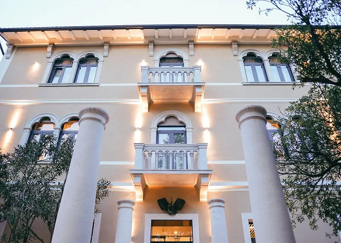 מלון Degrassi Boutique Garni