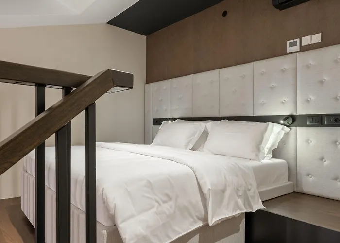 Degrassi Boutique Garni 4*